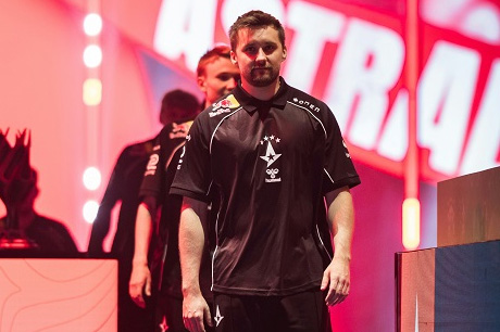 Astralis官方粉絲俱樂部盛贊HooXi：他是個大英雄！