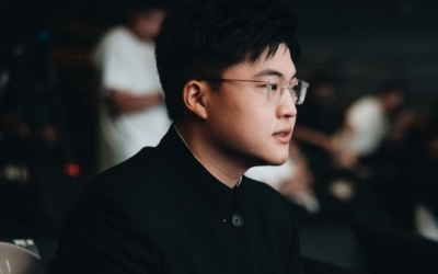 '世界為你加冕'——英雄聯(lián)盟名人堂Uzi紀念盛典：手印