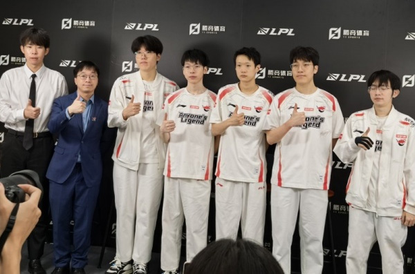 爆冷橫掃！AL 3-0碾壓JDG晉級(jí)敗者組決賽，F(xiàn)landre坦言“發(fā)揮差”！對(duì)戰(zhàn)TES能否延續(xù)黑馬之勢(shì)？