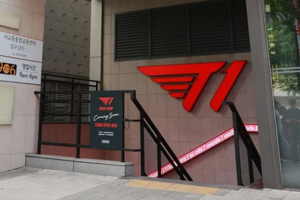T1無畏契約分部官宣與冠軍教練Autumn解約，功勛教練組全員離隊(duì)