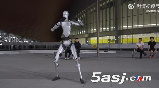 宇樹科技Unitree H2仿生人形機(jī)器人亮相，180cm擬人設(shè)計(jì)革新服務(wù)機(jī)器人領(lǐng)域