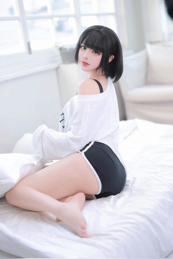 韓國(guó)知名Coser Yasal分享最新Cos美圖：《妮姬》小紅帽，《英雄聯(lián)盟》女槍，刃影姐姐