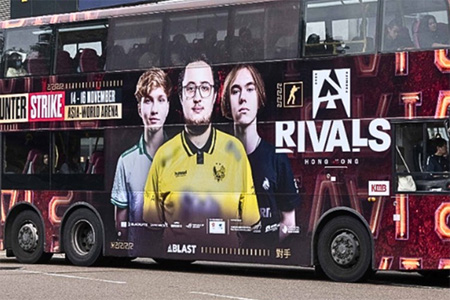 BLAST巔峰賽S2涂裝大巴空降香港！m0NESY、ZywOo、donk電競(jìng)明星形象引爆街頭熱潮