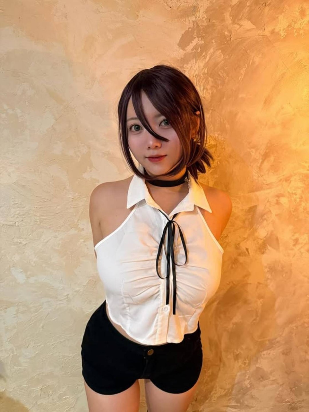 日本網(wǎng)紅まりちゃん 福利圖：擁有精致五官，傲人胸圍