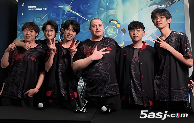 謙遜前行！FPX.BerLIN奪冠后直言