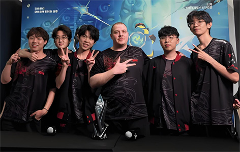 謙遜前行！FPX.BerLIN奪冠后直言"不會因冠軍驕傲"，全員備戰(zhàn)2026賽季