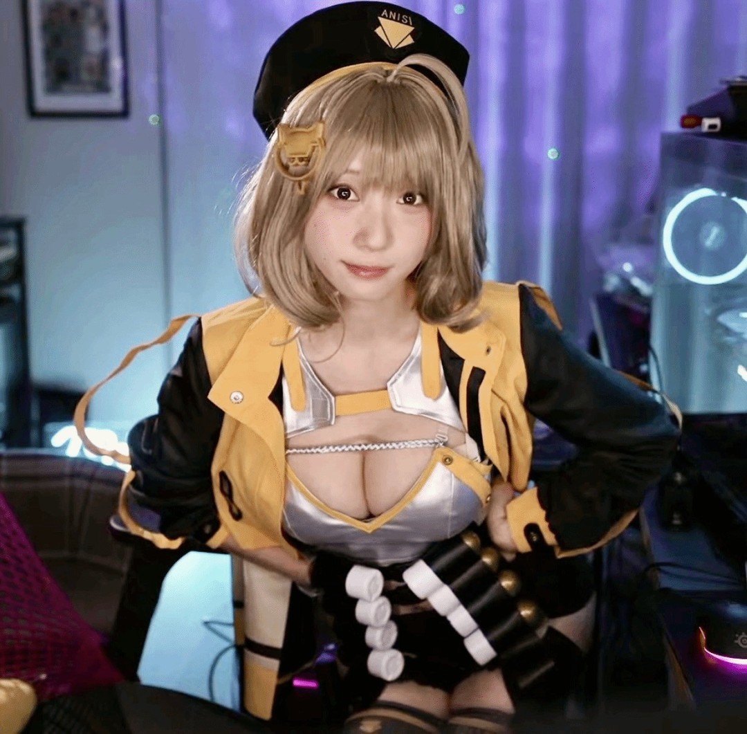 日本寫真明星伊織萌分享最新《妮姬》阿妮斯Cos美圖，超大杯純欲天花板