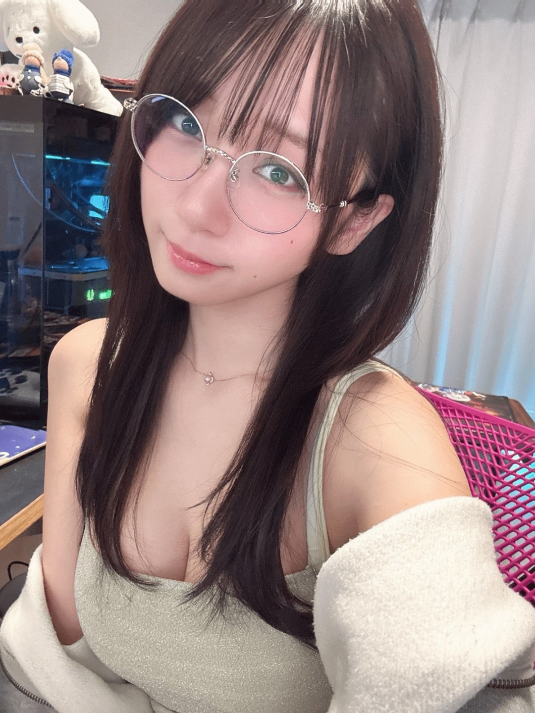 日本寫真明星伊織萌分享最新《妮姬》阿妮斯Cos美圖，超大杯純欲天花板