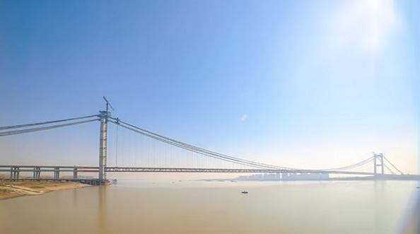 新長江大橋順利合攏：主纜鋼絲總長超33萬公里，可繞地球赤道8圈