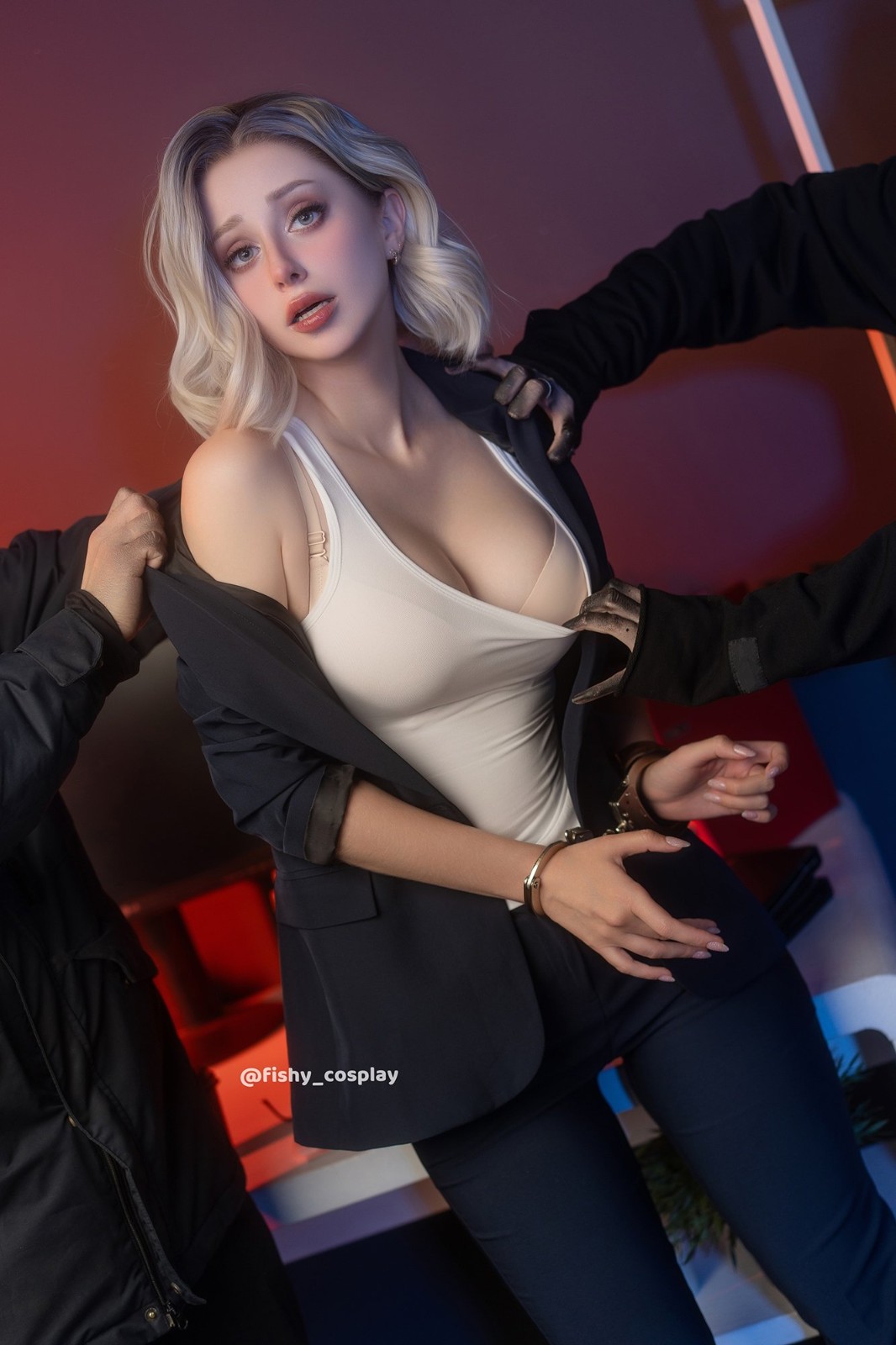 神還原！俄羅斯美女模特 COS《生化危機：安魂曲》格蕾絲