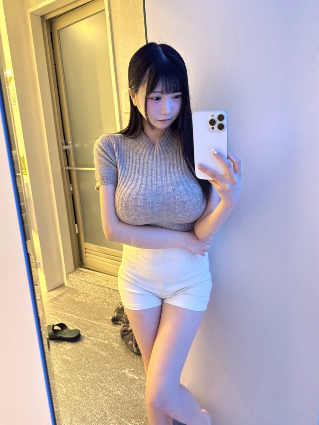 美女推主白豚inyuna福利圖賞：曲線豐腴性感迷人