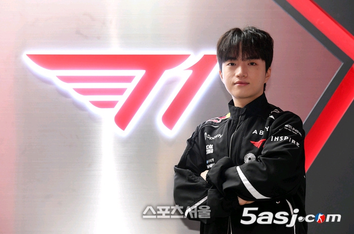 T1三冠輔助Keria獨家坦白：與Peyz聯(lián)手、不忘Gumayusi、誓死不離T1，目標亞運會兩連冠！