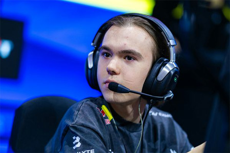 donk：對待季軍賽的心態(tài)和決賽不一樣，總之已經(jīng)拿不到冠軍了